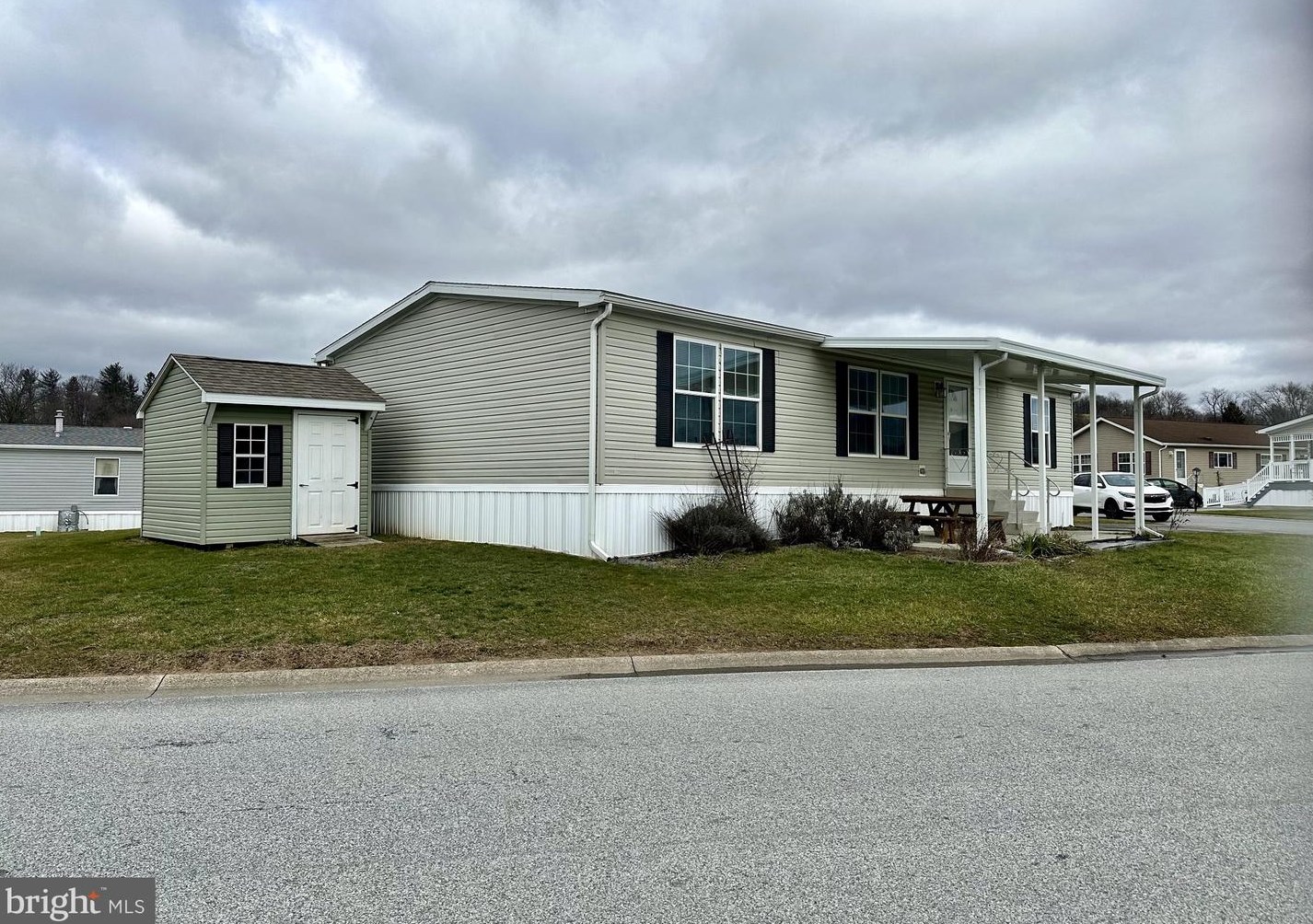 351 Carnation Dr, Smithville, PA 17560