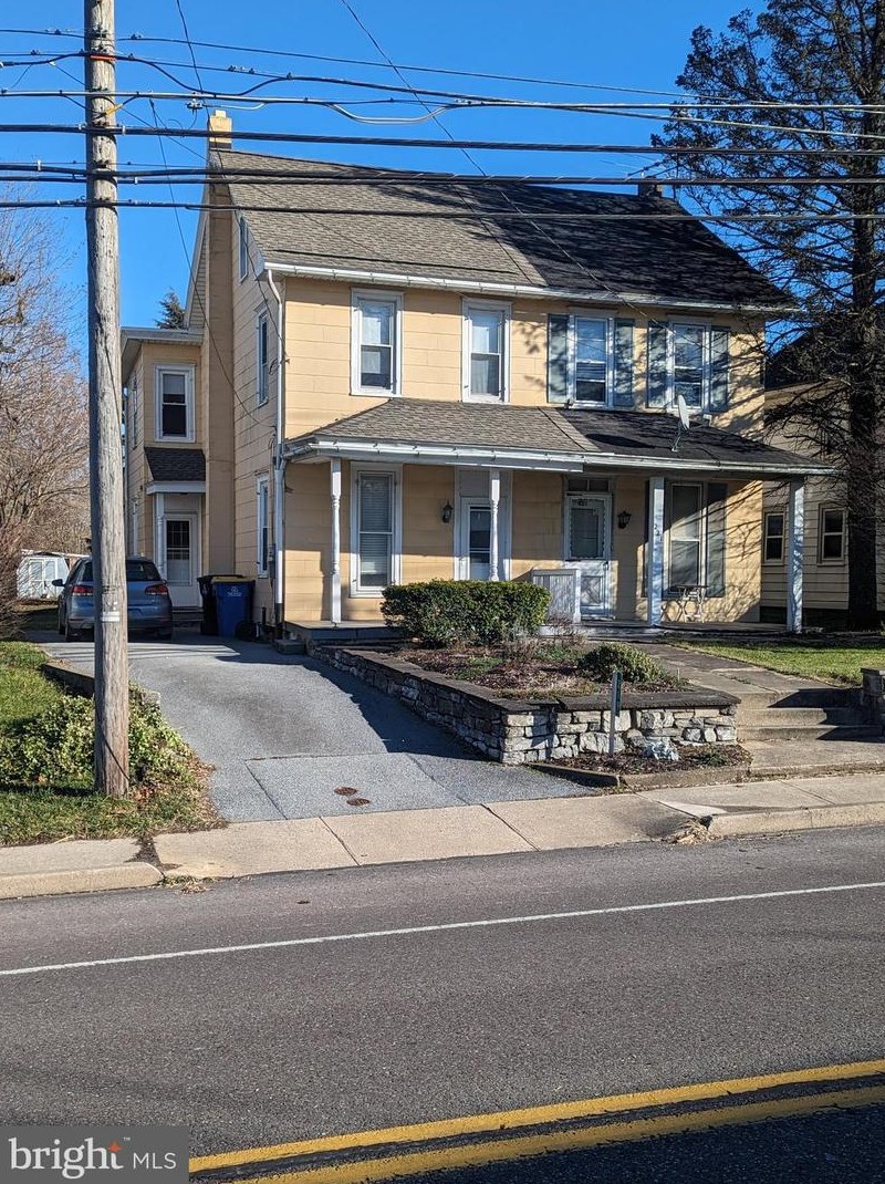 219 S State St, Bareville, PA 17540