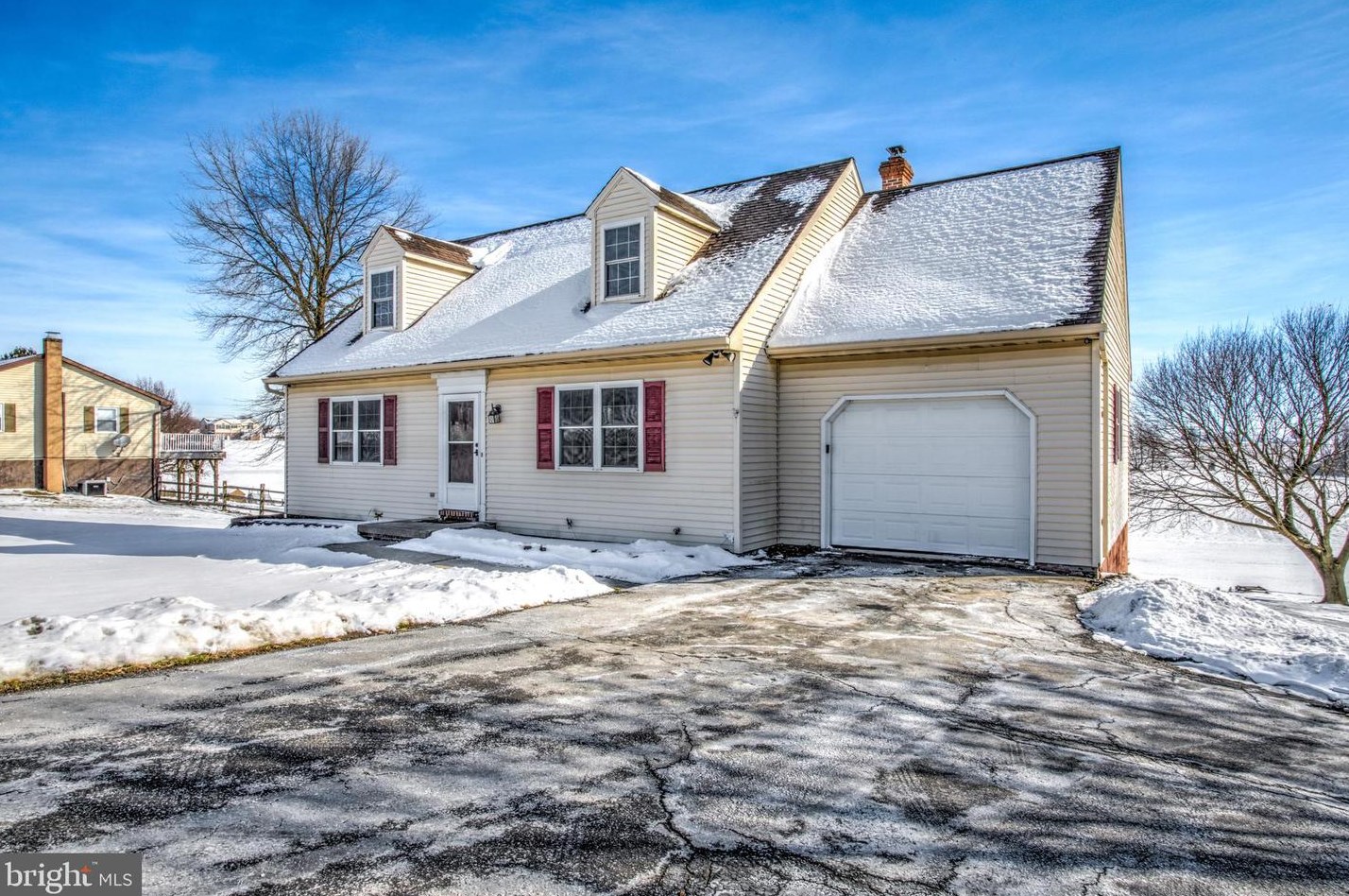 892 Noble Rd, Bartville, PA 17509