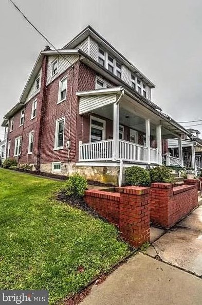 465 State St, Ephrata PA  17522-2104 exterior