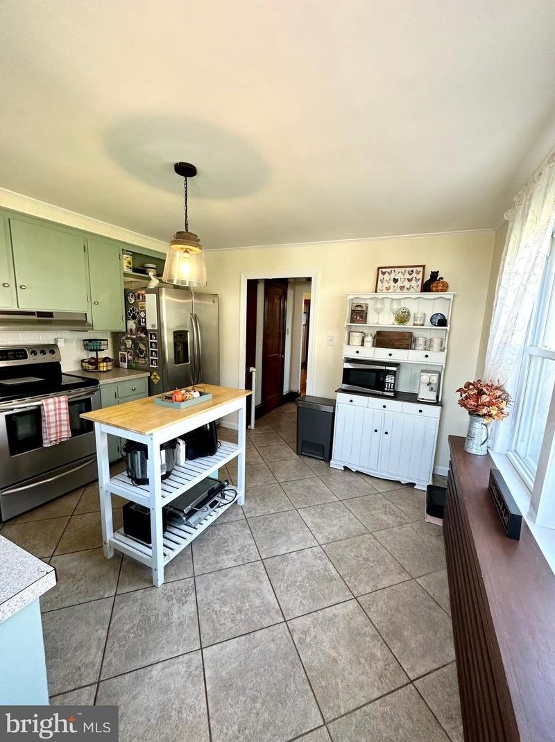 465 State St, Ephrata PA  17522-2104 exterior