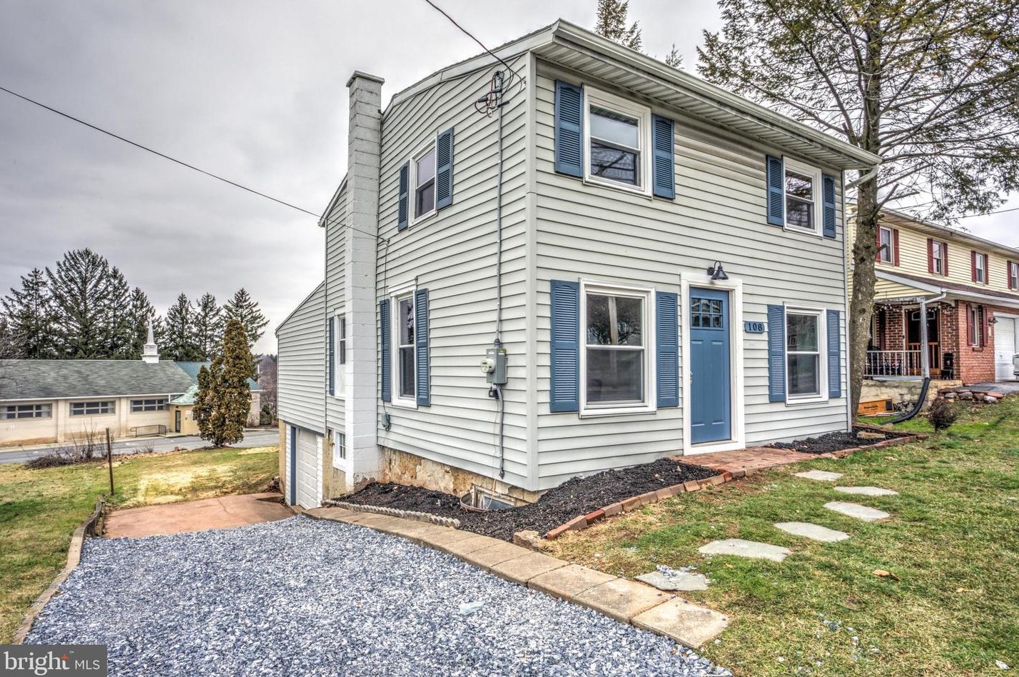 108 N Reamstown Rd, Schoeneck, PA 17578