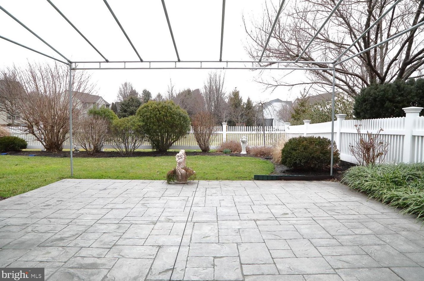 1420 Banner Dr, Lancaster PA  17601-4580 exterior