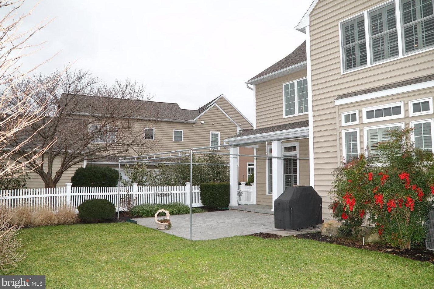 1420 Banner Dr, Lancaster PA  17601-4580 exterior