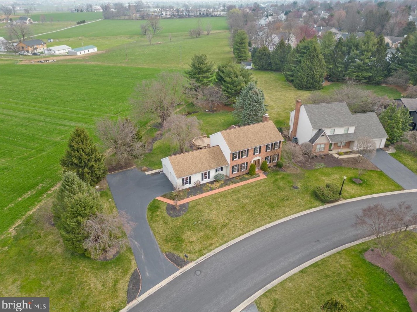 87 James St, Bareville, PA 17540