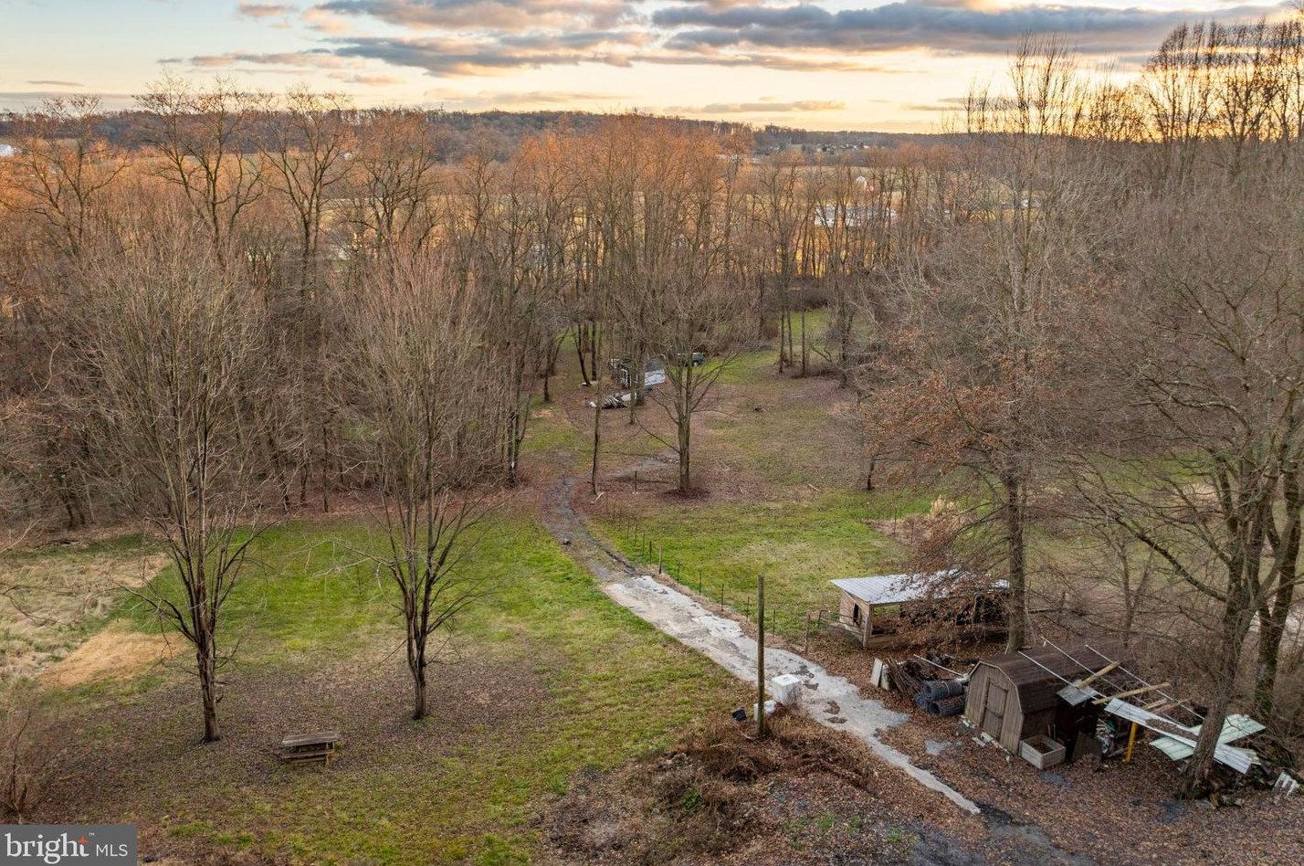 16 Upper Valley Rd, Bartville, PA 17509-9763