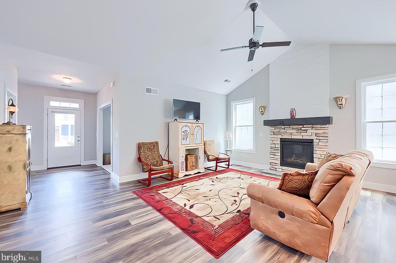 412 Constitution Dr, Ephrata PA  17522 exterior