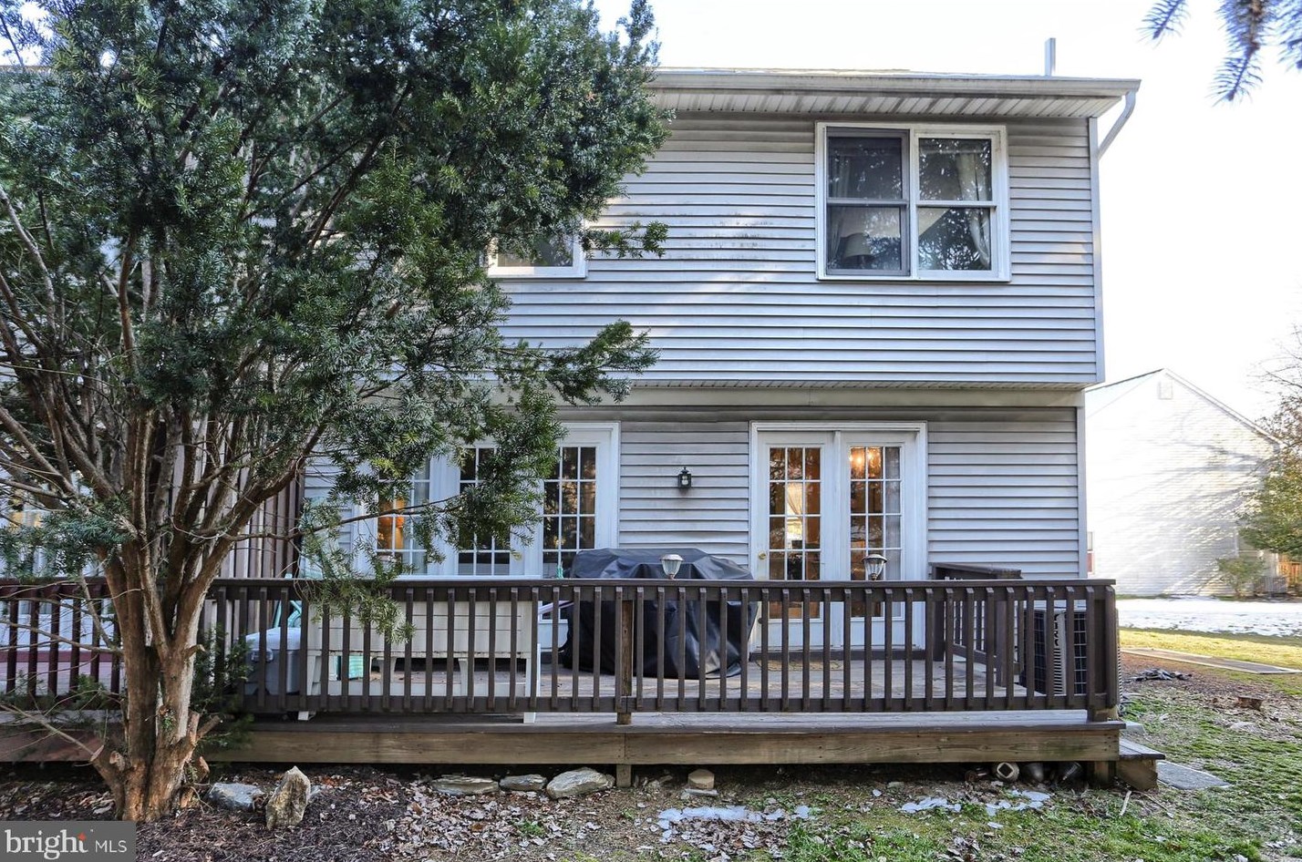 12 Townsend Ct, Lancaster PA  17603-6797 exterior