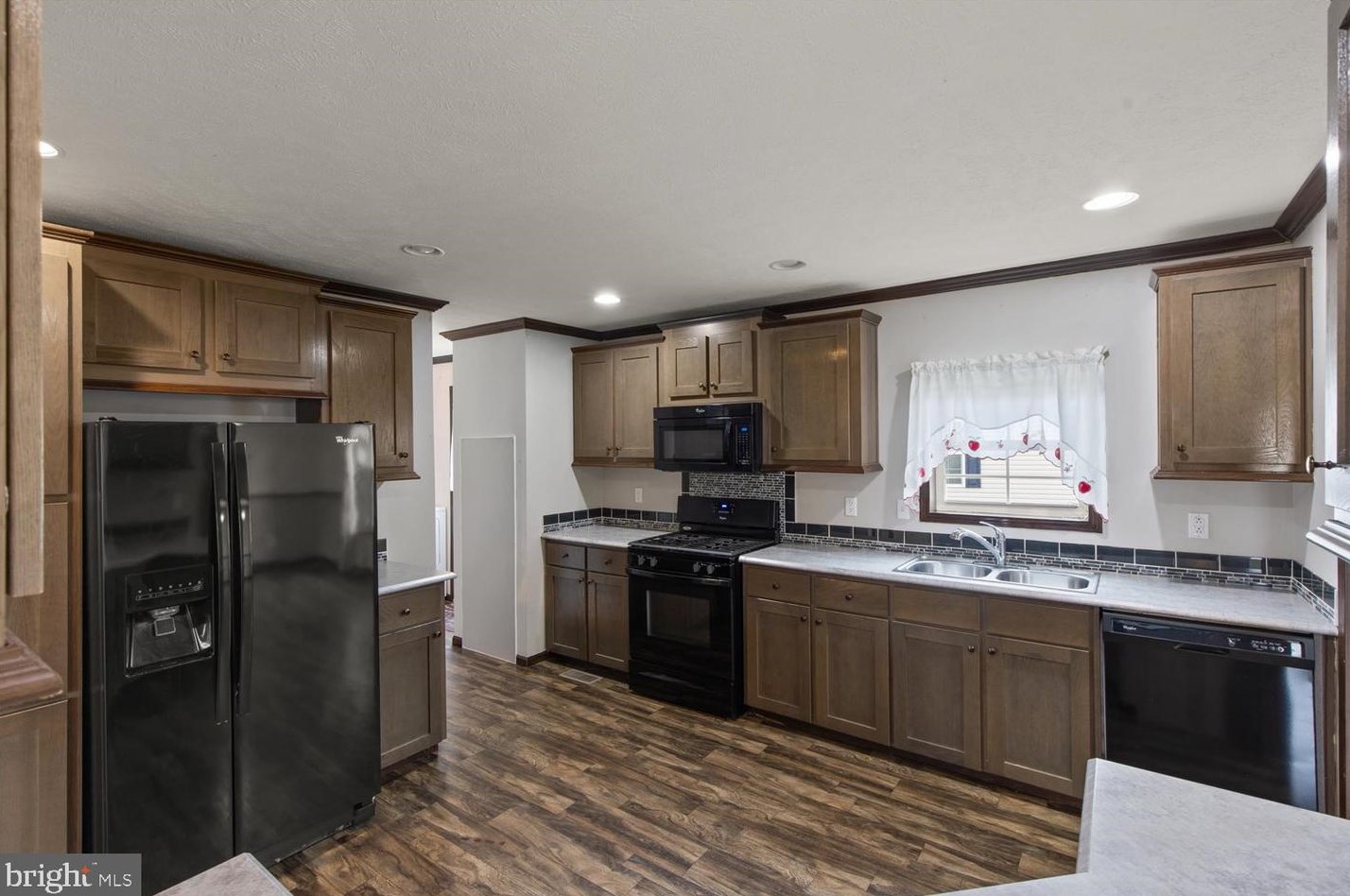 3 Amber Cir, Groffdale PA  17557-8717 exterior