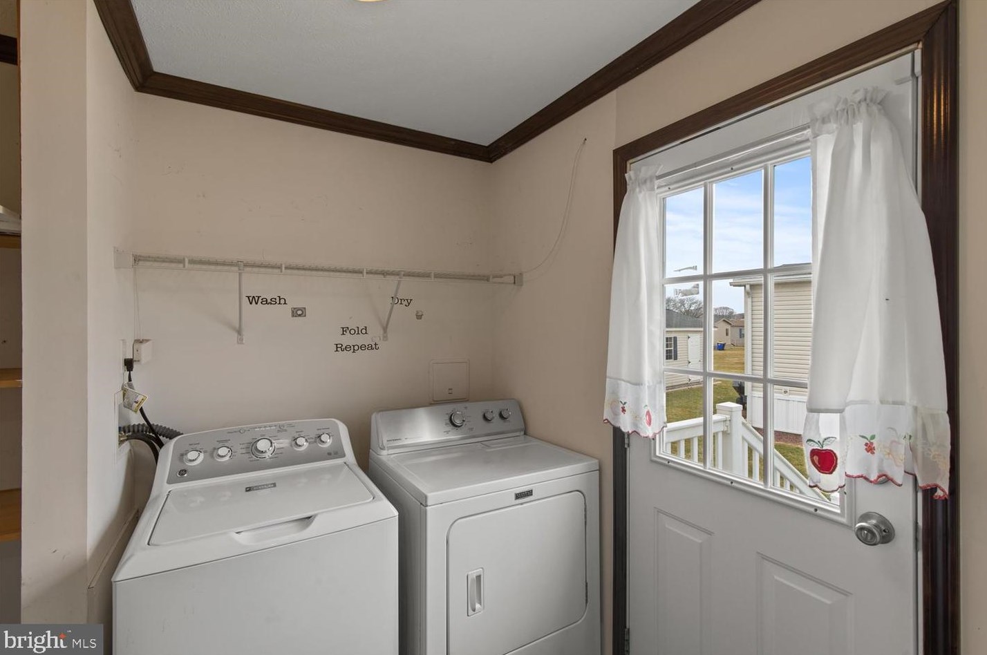 3 Amber Cir, Groffdale PA  17557-8717 exterior