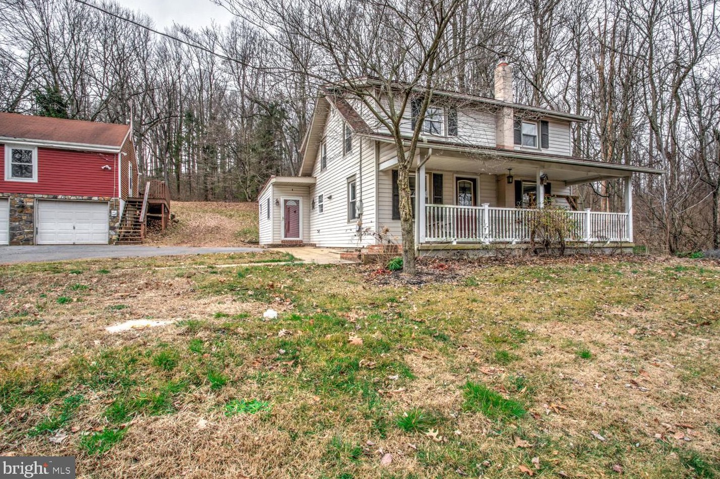 1385 S Cocalico Rd, Fivepointville, PA 17517