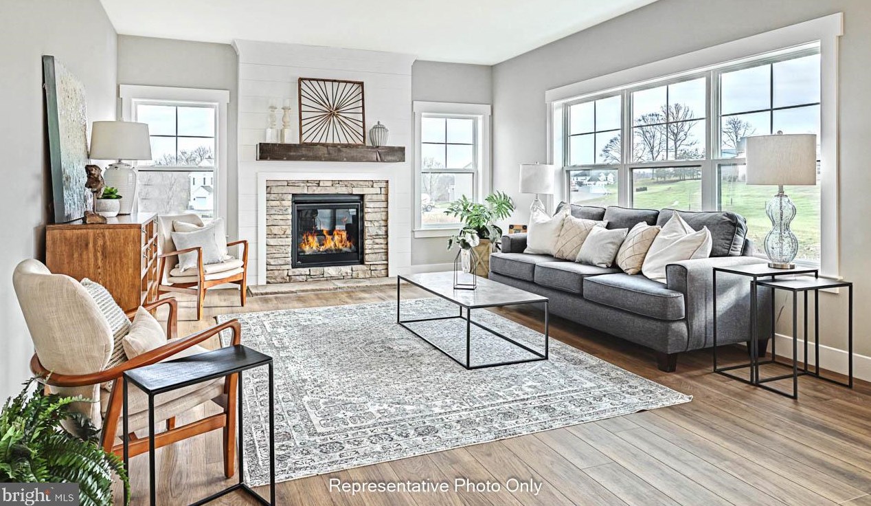 24 Lee Dr, Schoeneck, PA 17578
