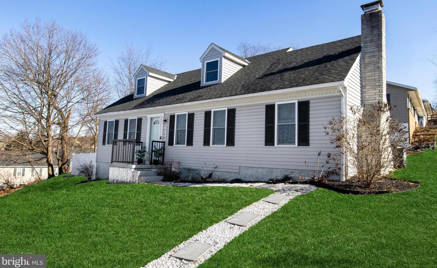 234 Lake St, Ephrata, PA 17522-2453
