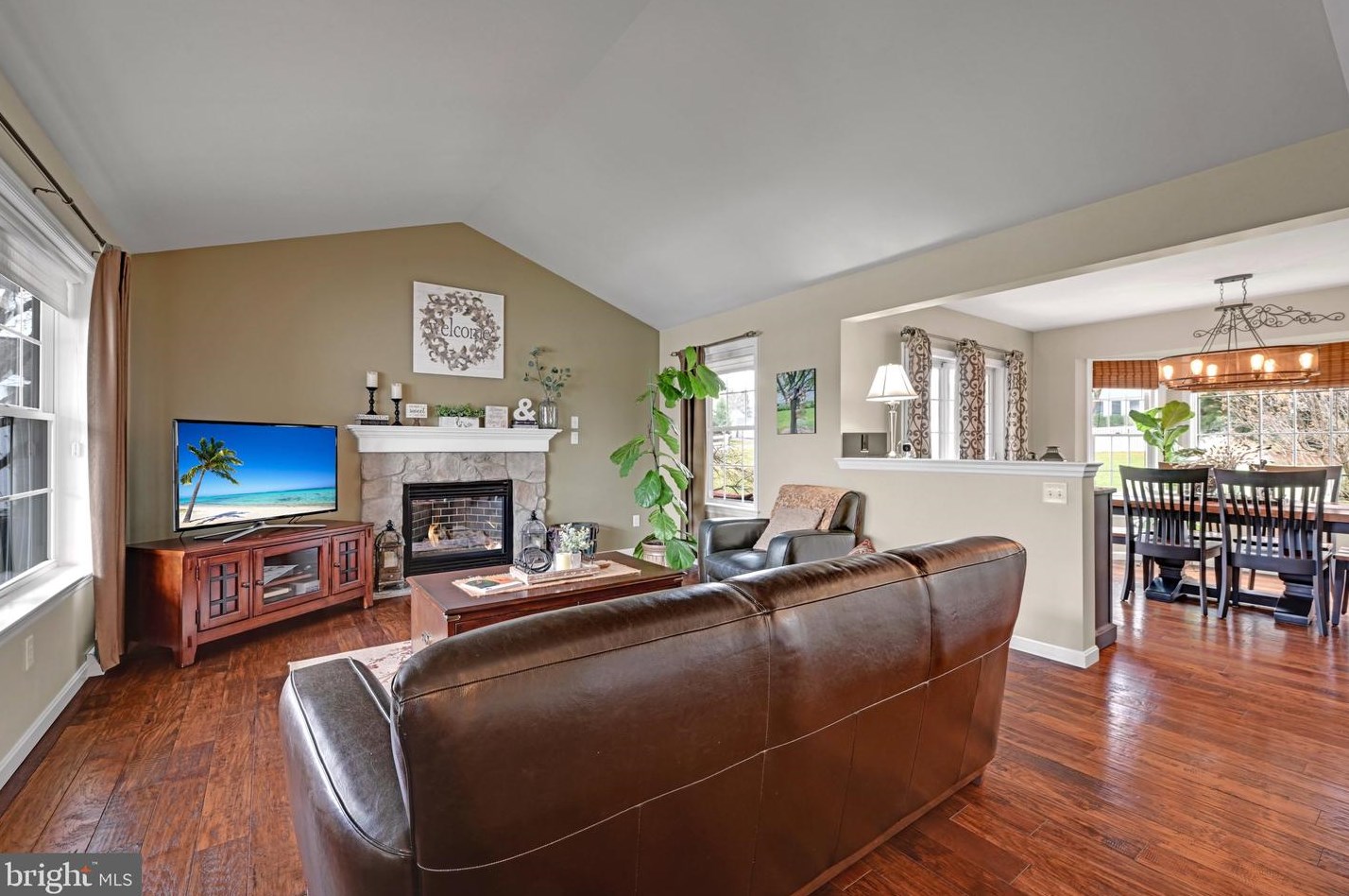 572 Wallingford Rd, Lancaster PA  17601-3526 exterior