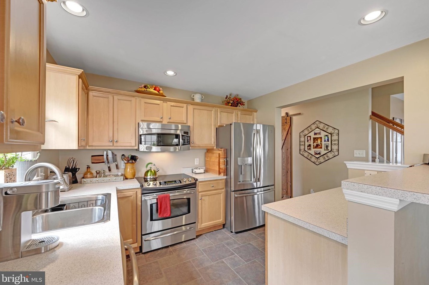 572 Wallingford Rd, Lancaster PA  17601-3526 exterior