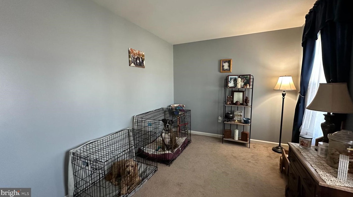 209 Southridge Dr, Lancaster PA  17602-4154 exterior