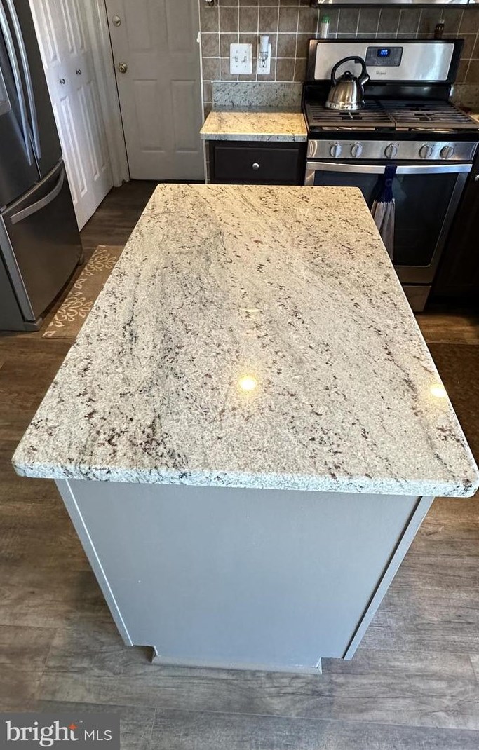 209 Southridge Dr, Lancaster PA  17602-4154 exterior