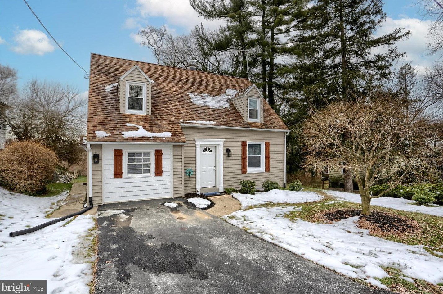 406 Rosedale Ave, Lancaster PA  17603-5708 exterior