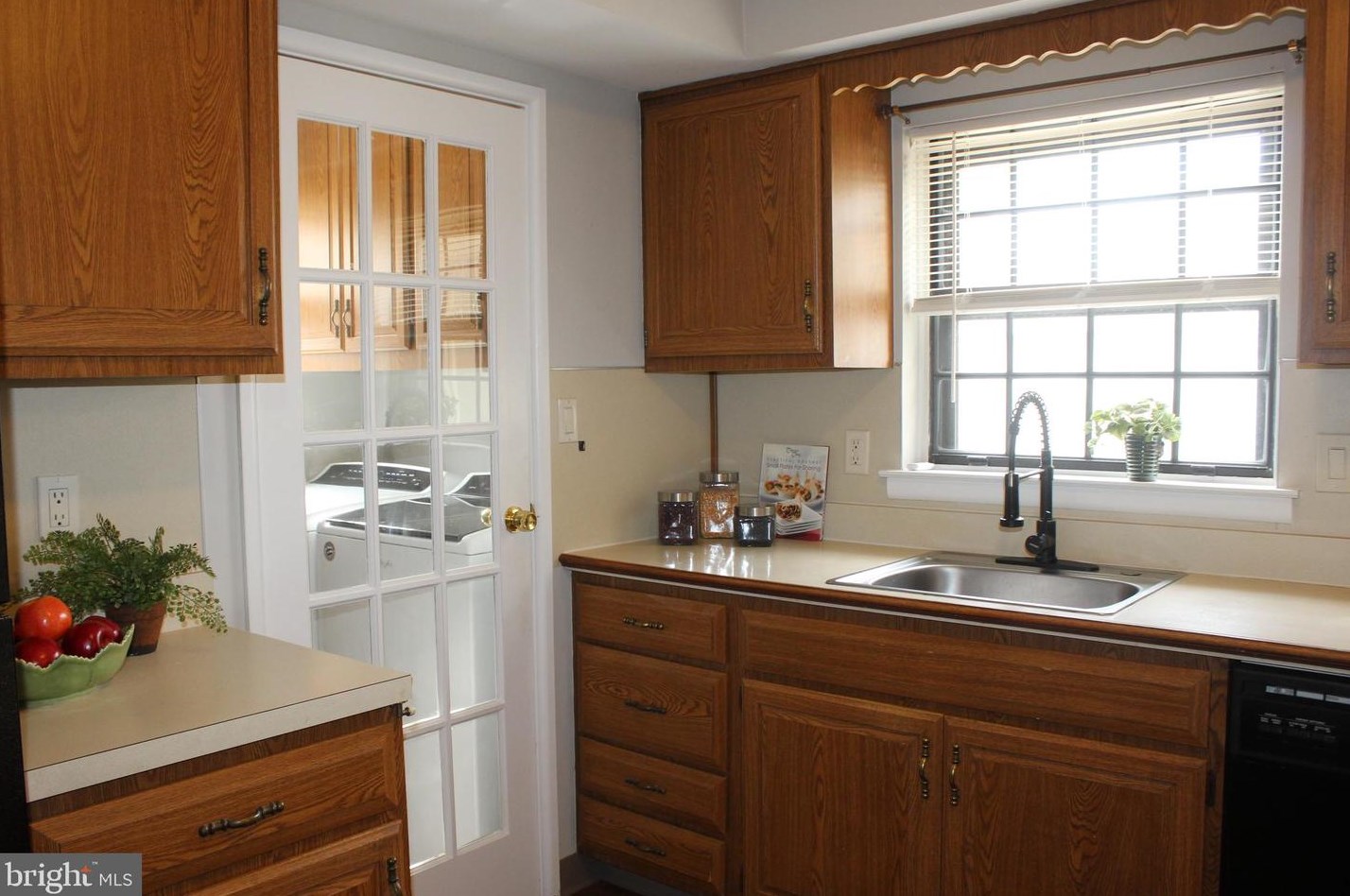 417 Valleybrook Dr, Lancaster, PA 17601