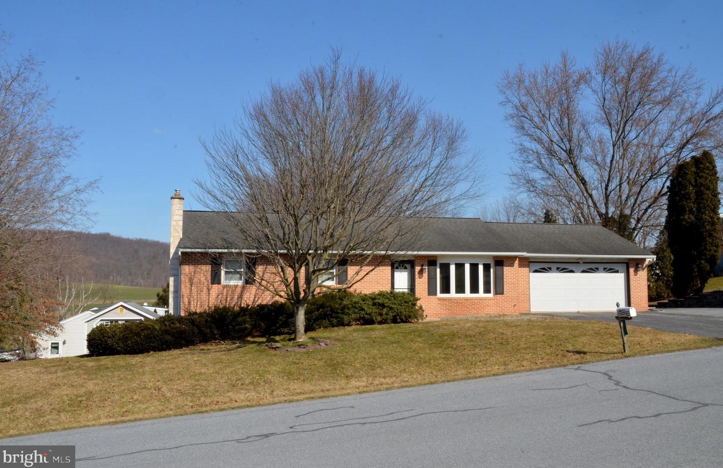 715 Linda Ln, Schoeneck, PA 17578-9612