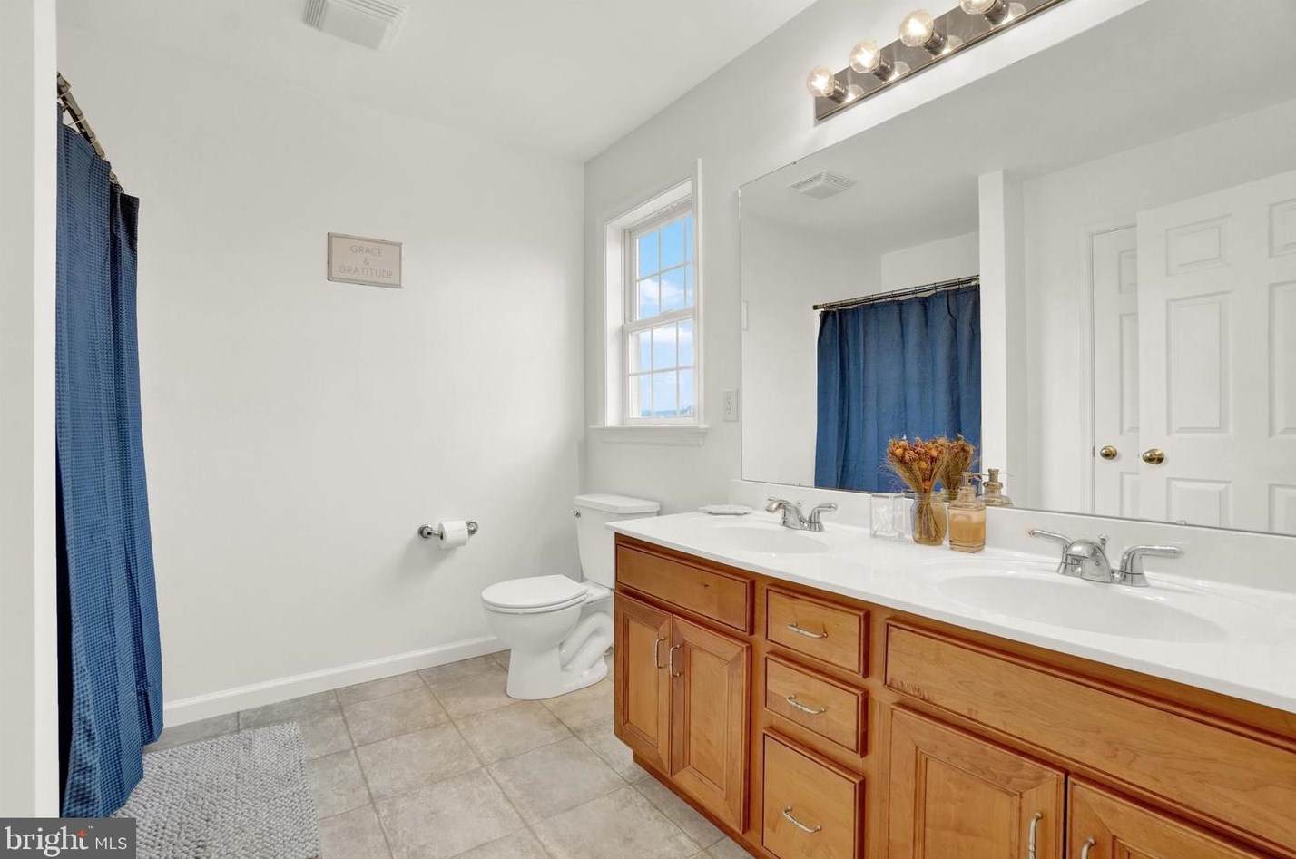 83 Bloomfield Dr, Ephrata PA  17522-9168 exterior