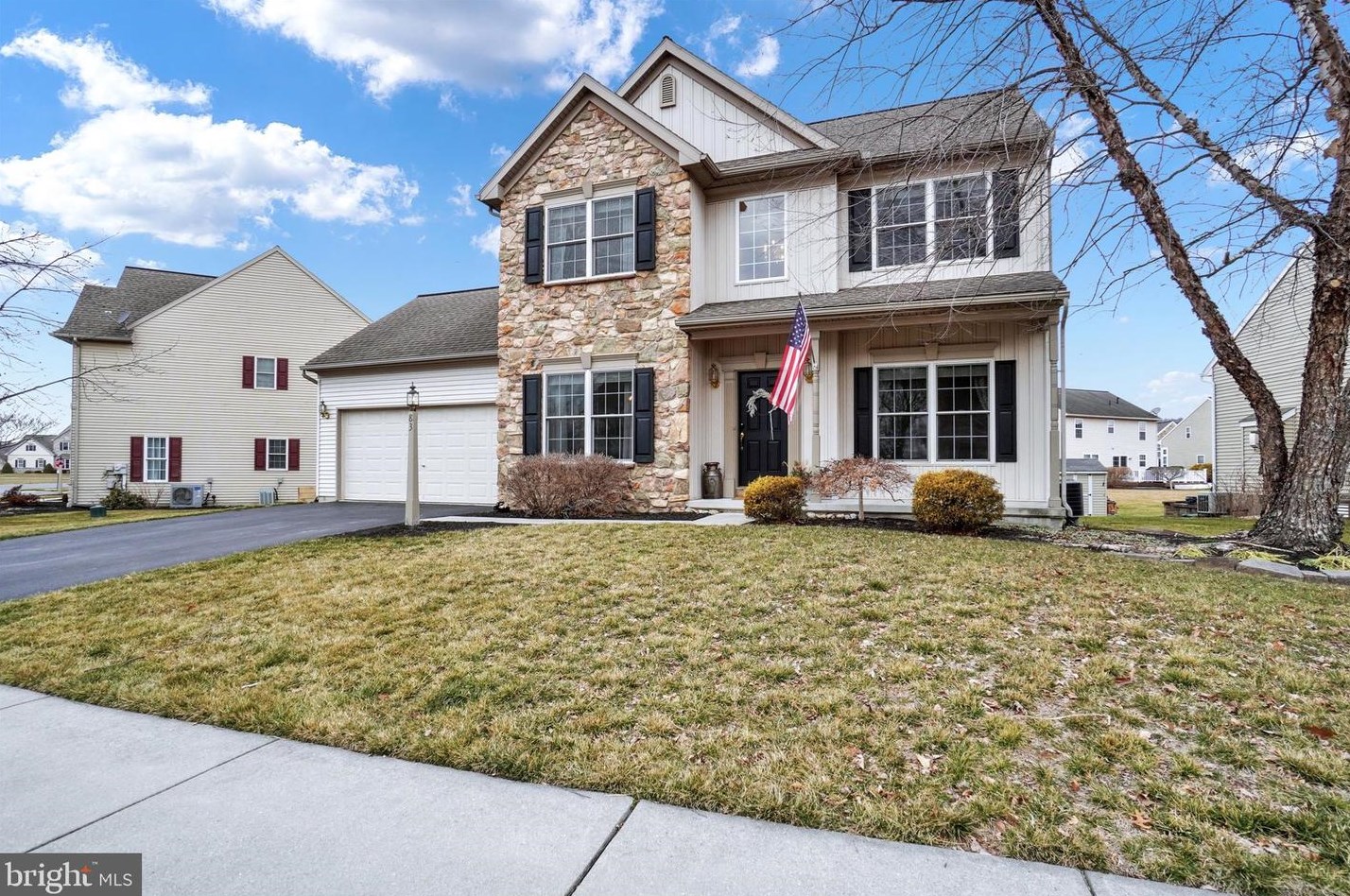 83 Bloomfield Dr, Ephrata PA  17522-9168 exterior