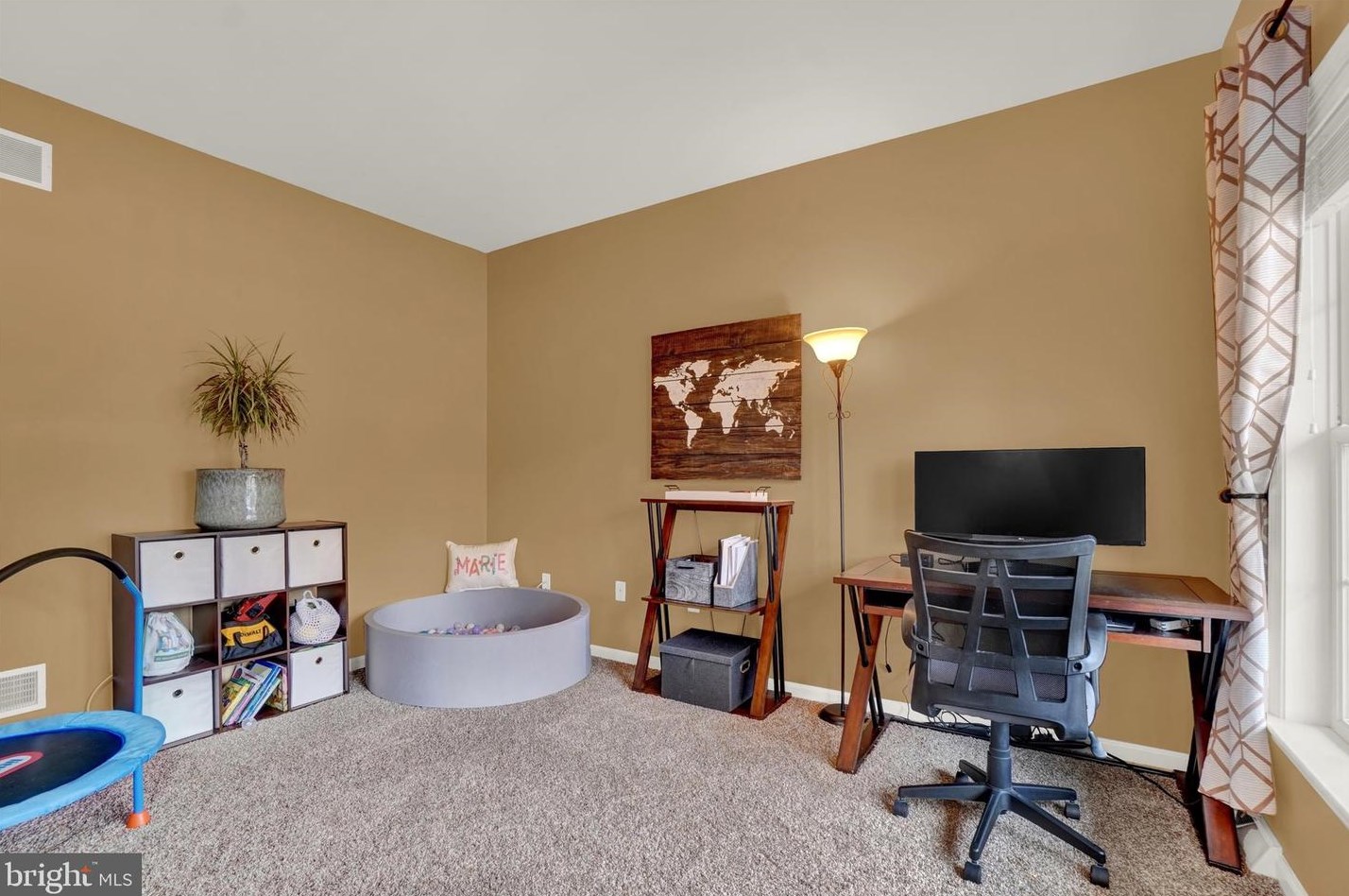 83 Bloomfield Dr, Ephrata PA  17522-9168 exterior
