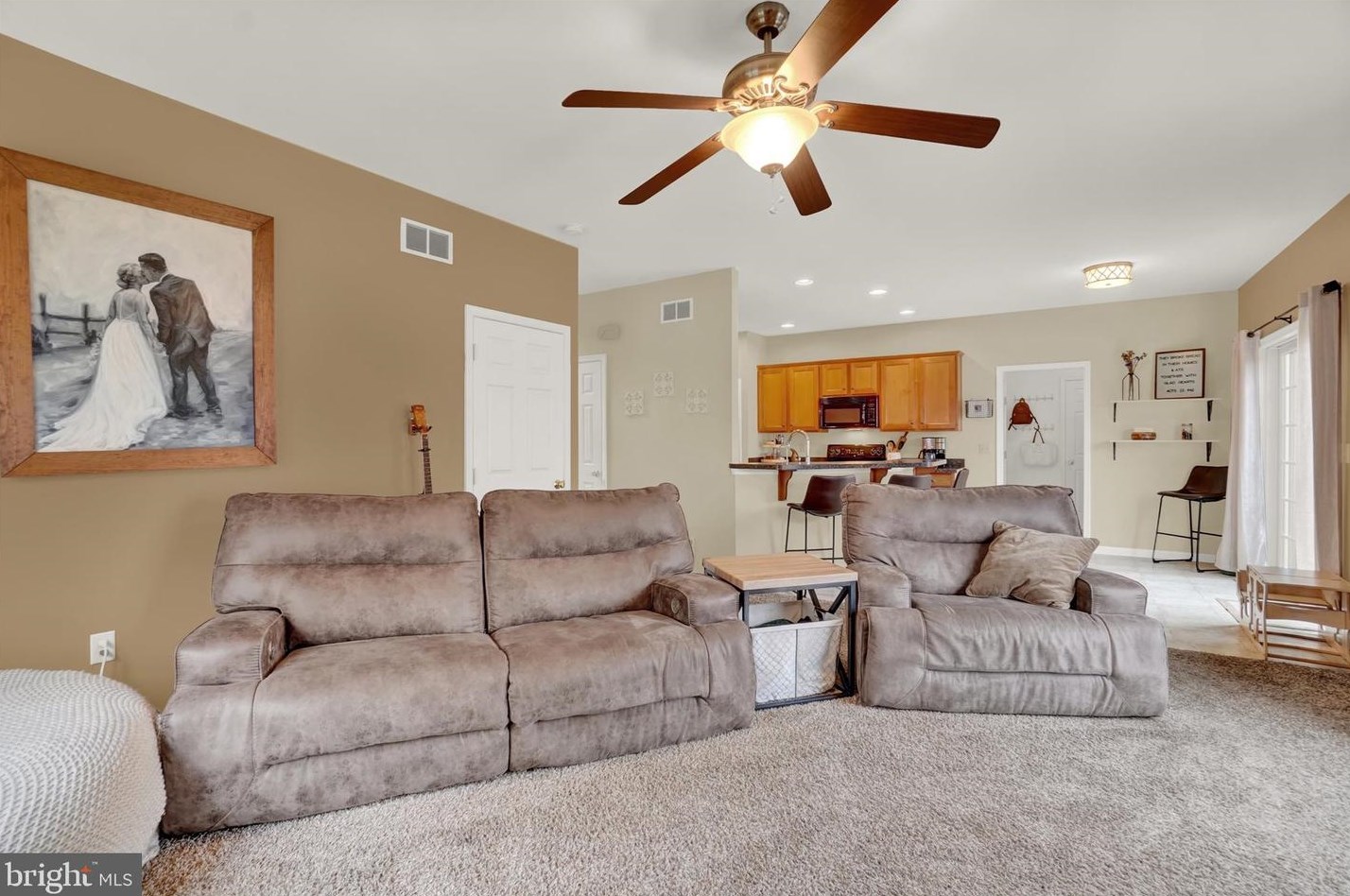 83 Bloomfield Dr, Ephrata PA  17522-9168 exterior