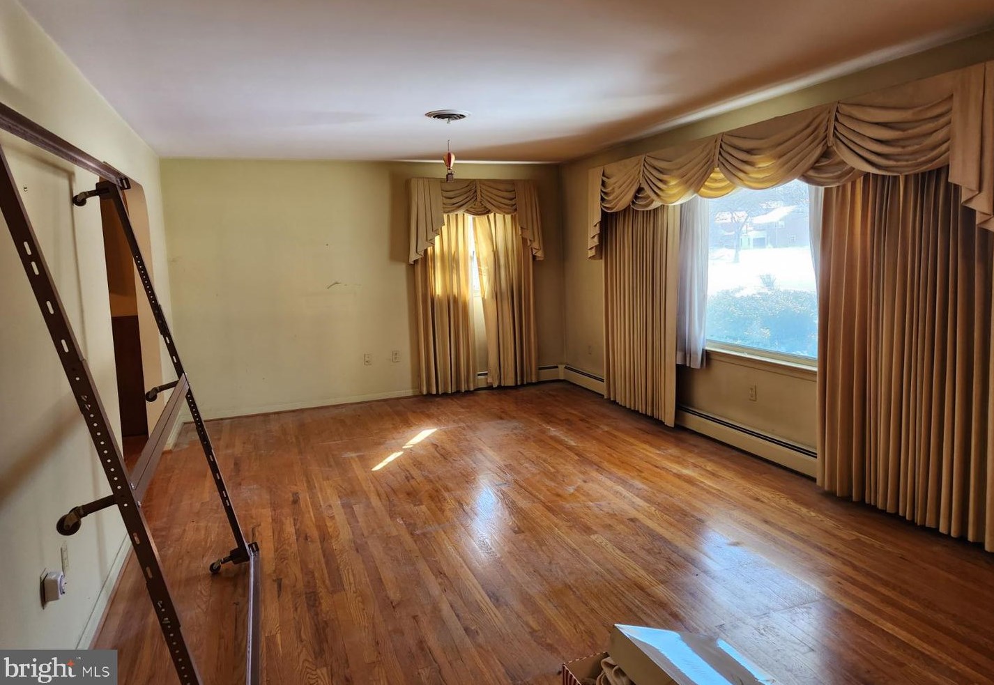 1904 Rockford Ln, Lancaster PA  17601-4922 exterior