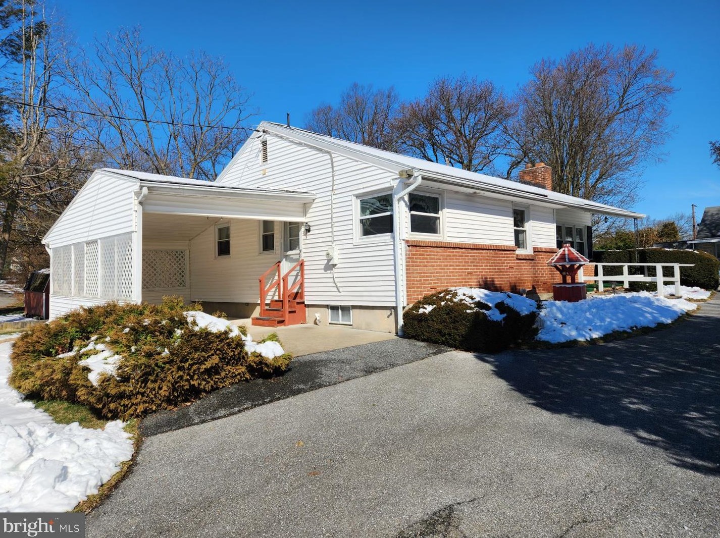 78 Village Dr, Lancaster, PA 17601-3324