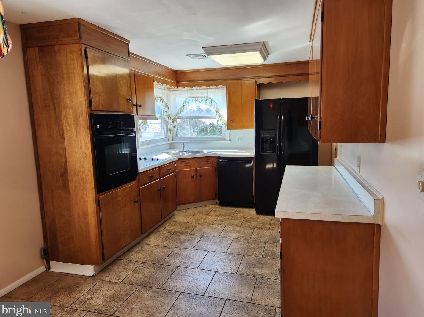 78 Village Dr, Lancaster PA  17601-3324 exterior
