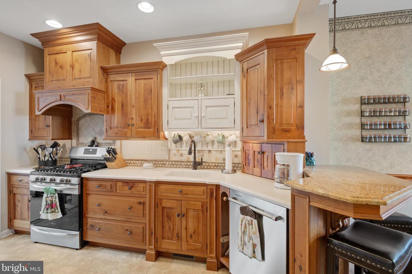 1014 Hammon Ave, Ephrata PA  17522-1896 exterior