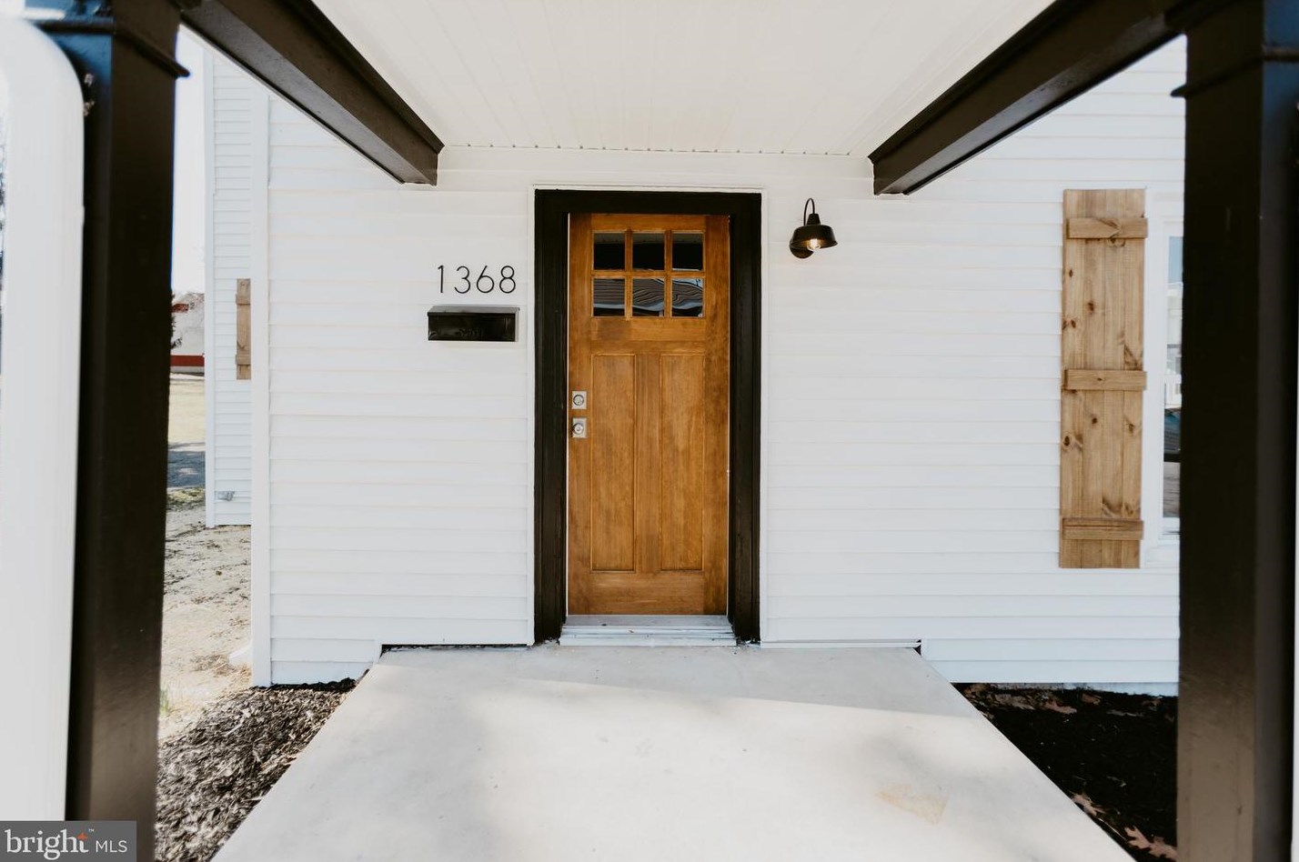 1368 Apple St, Ephrata, PA 17522-1301