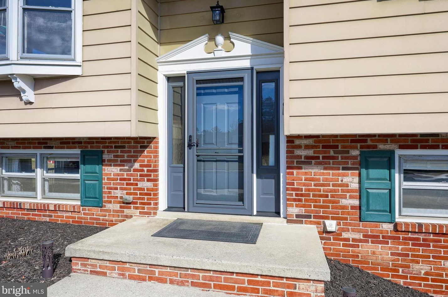 453 Whitman Dr, Lancaster, PA 17601