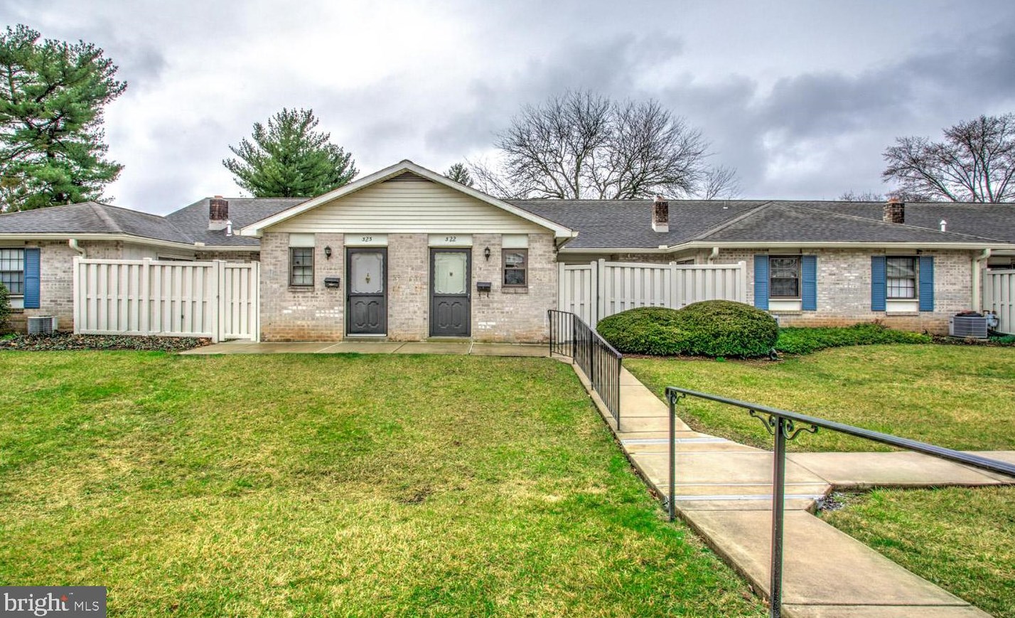 322 Valleybrook Dr, Lancaster, PA 17601