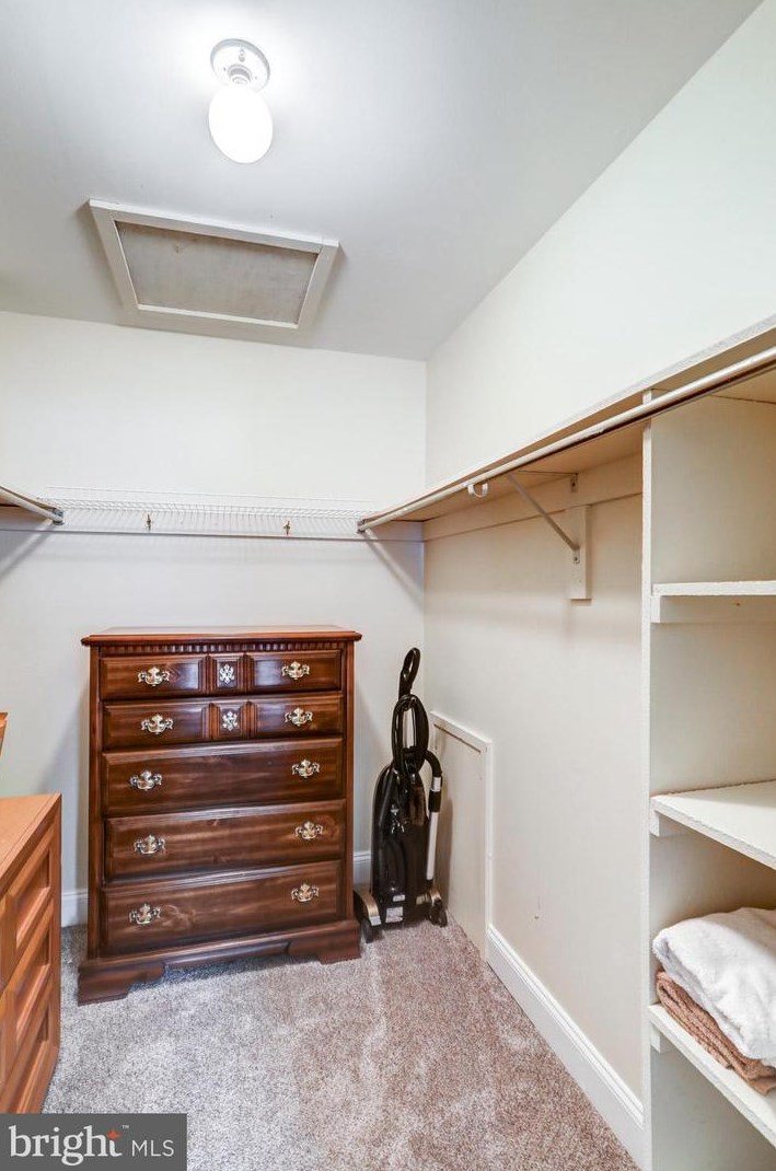 322 Valleybrook Dr, Lancaster PA  17601-4633 exterior