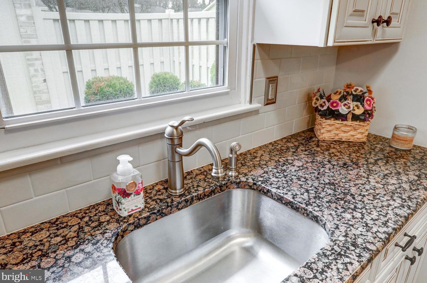 322 Valleybrook Dr, Lancaster PA  17601-4633 exterior