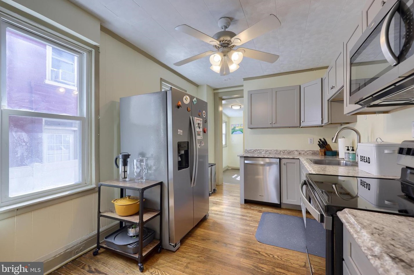 232 Pine St, Lancaster PA  17603-3435 exterior