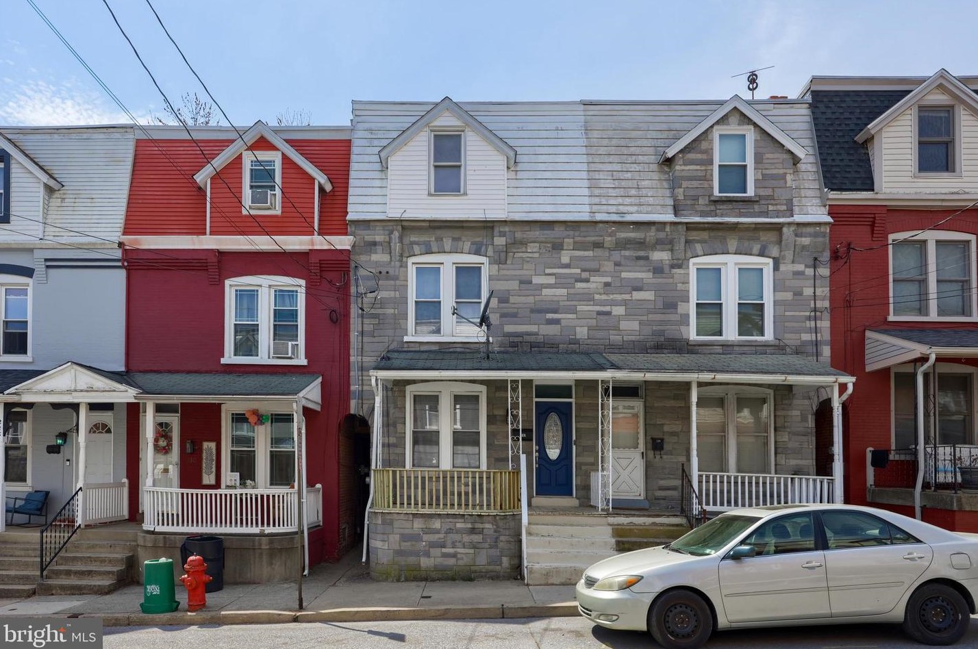 232 Pine St, Lancaster PA  17603-3435 exterior