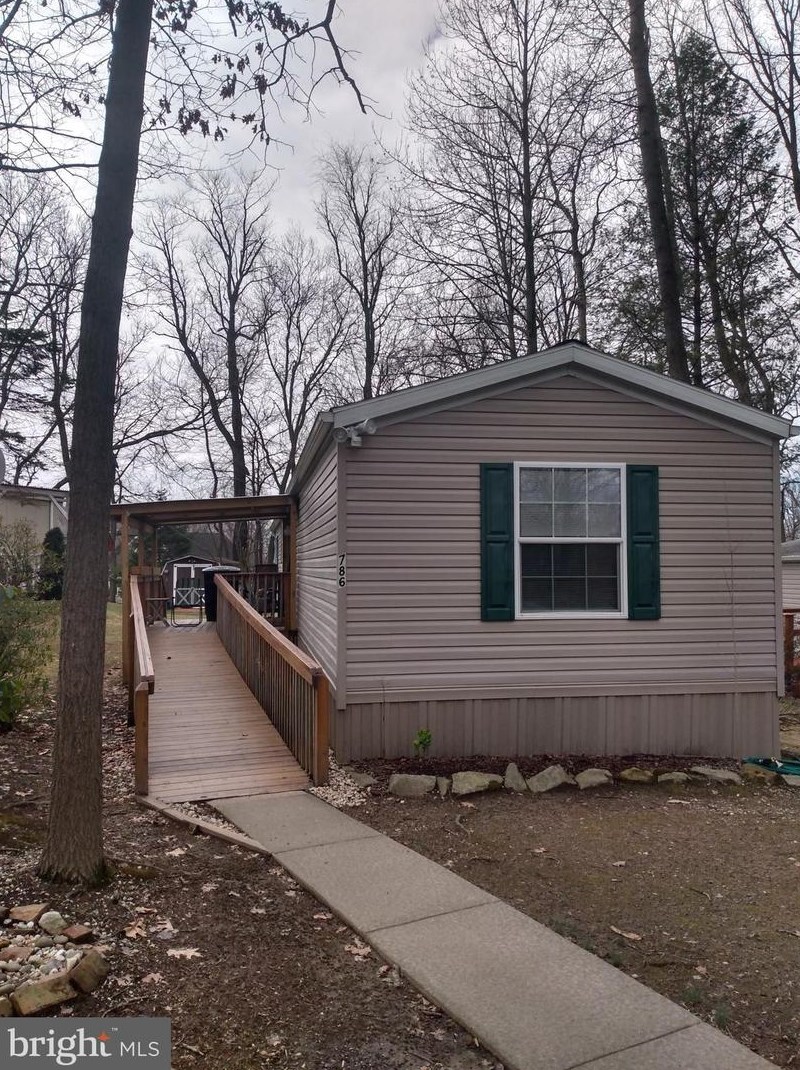 786 Stonewood Dr, Gap, PA