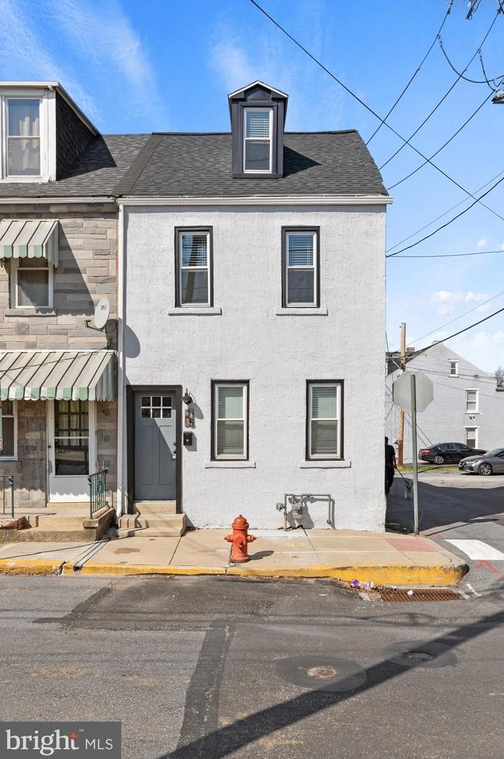 25 Frederick St, Lancaster PA  17603-3060 exterior