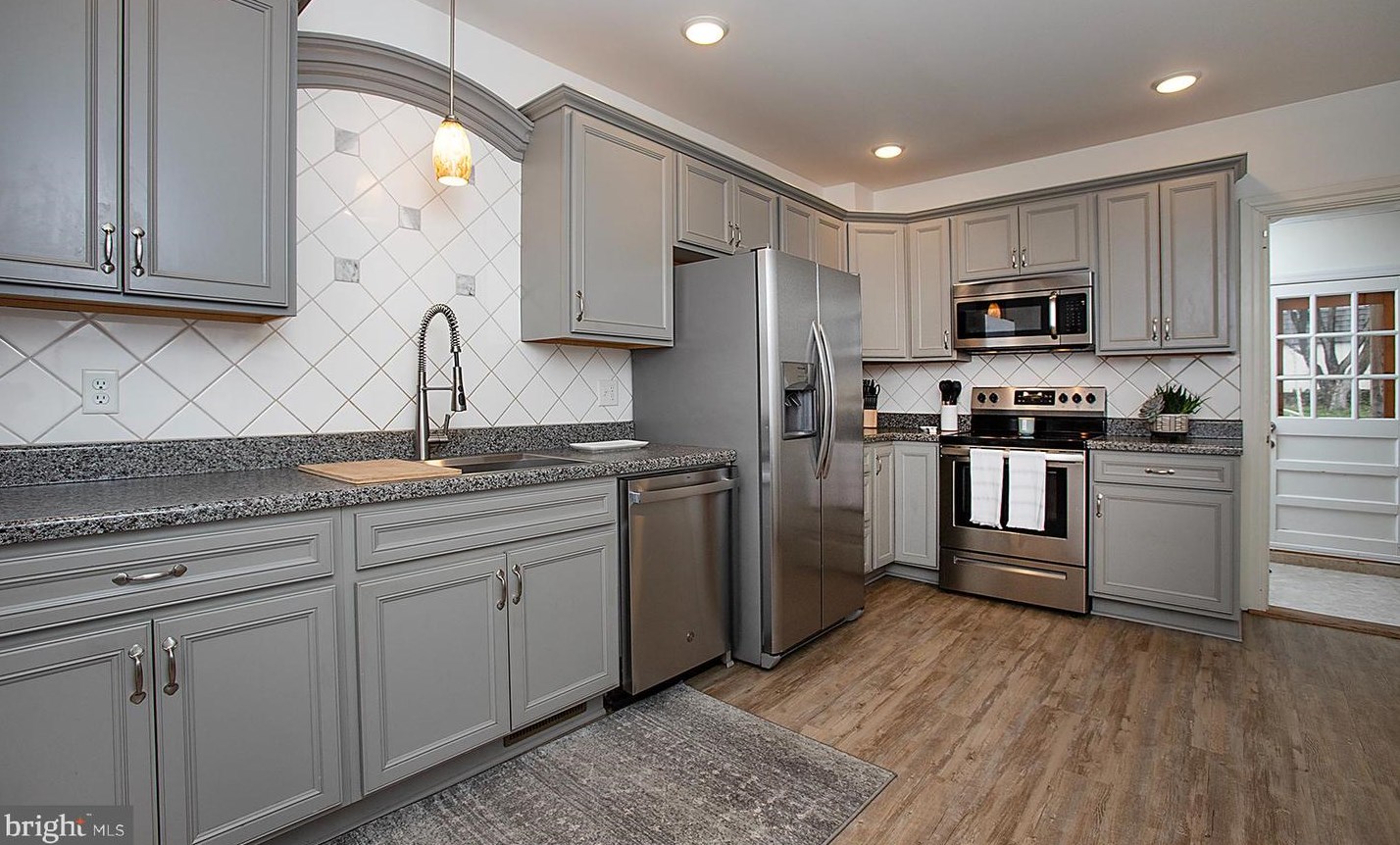 407 Poplar St, Kinderhook PA  17512-2121 exterior