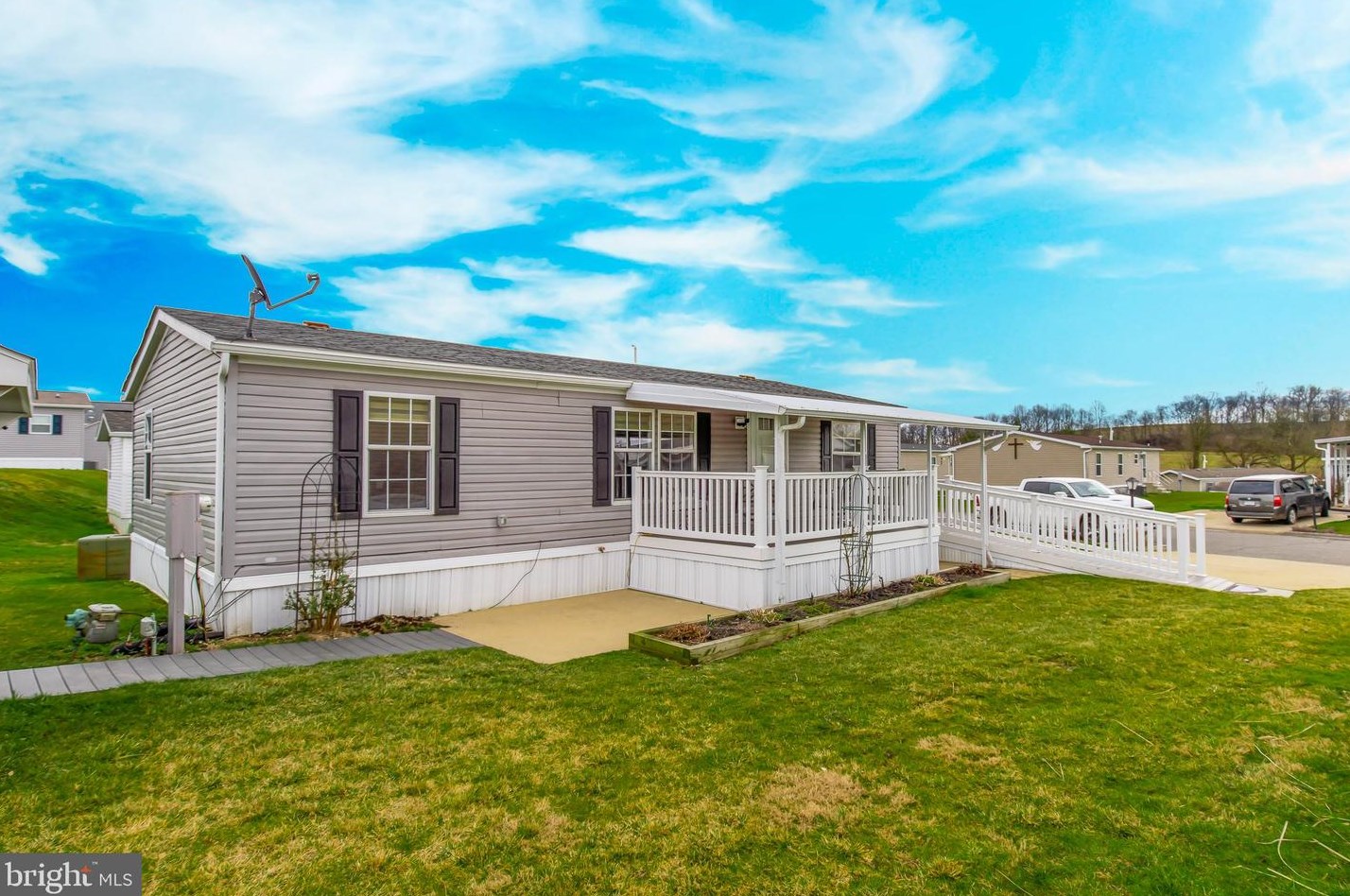 812 Birch St, Smithville, PA 17560