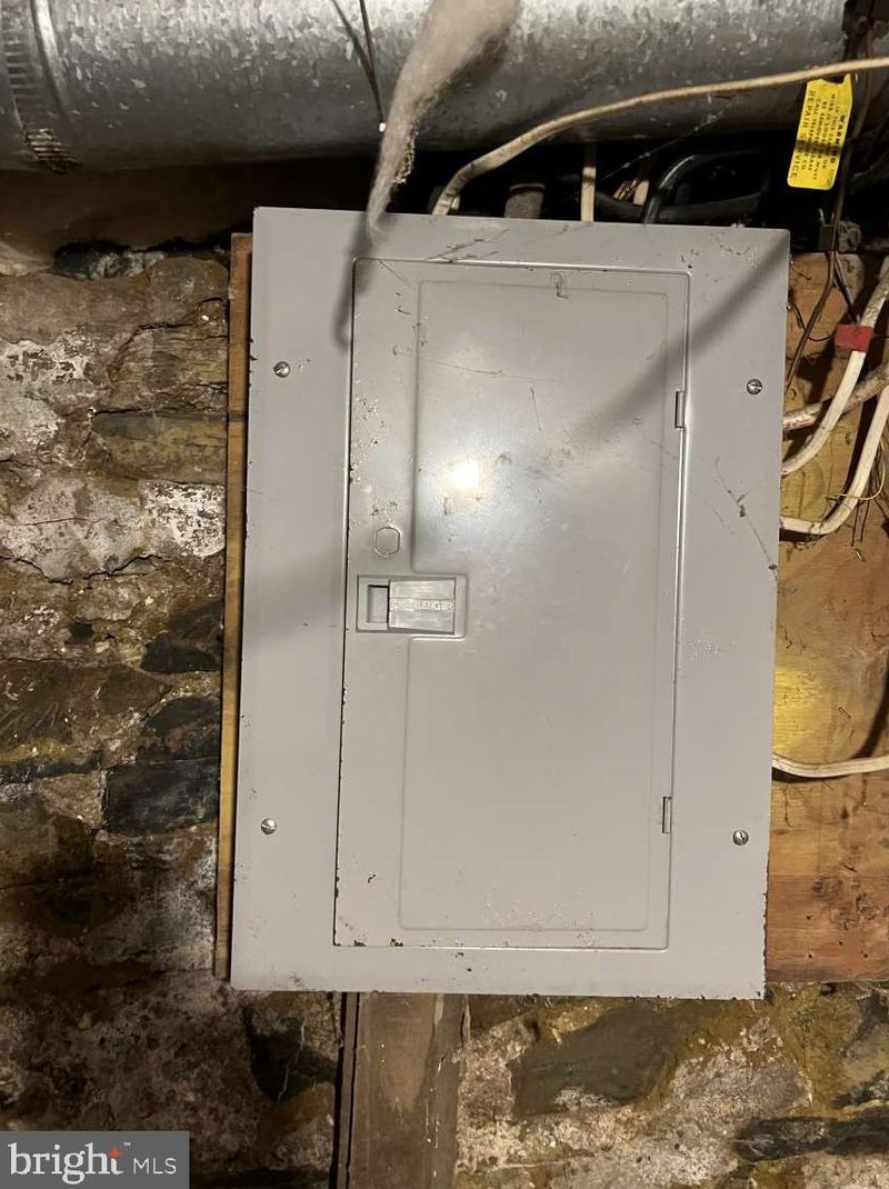 13 Caroline St, Lancaster PA 17603-5103 exterior