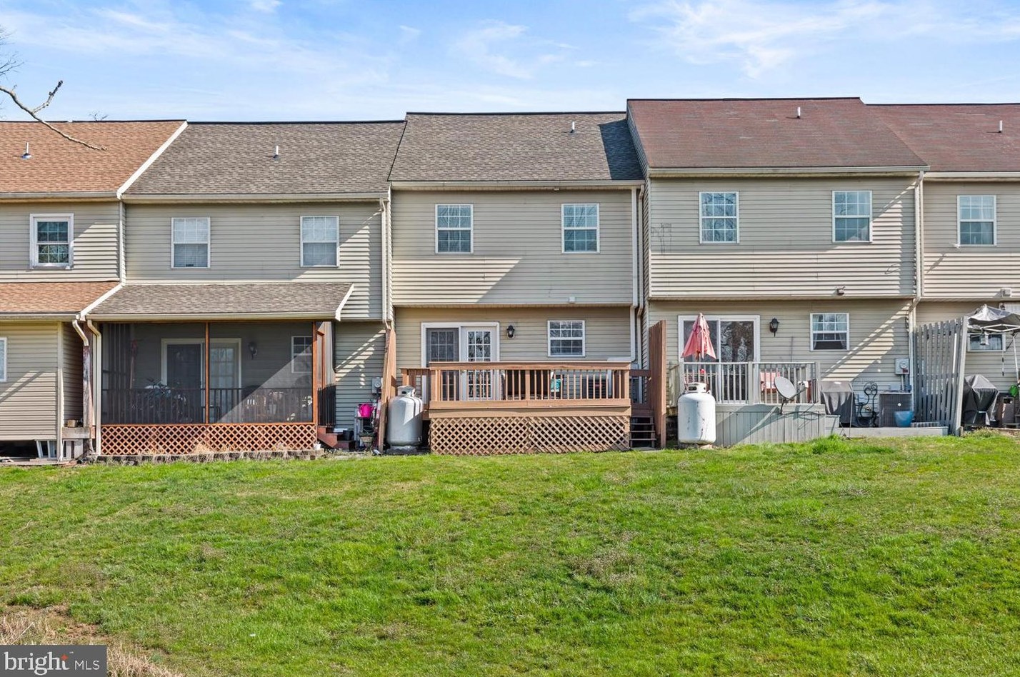 458 Dohner Dr, Lancaster PA  17602-3374 exterior