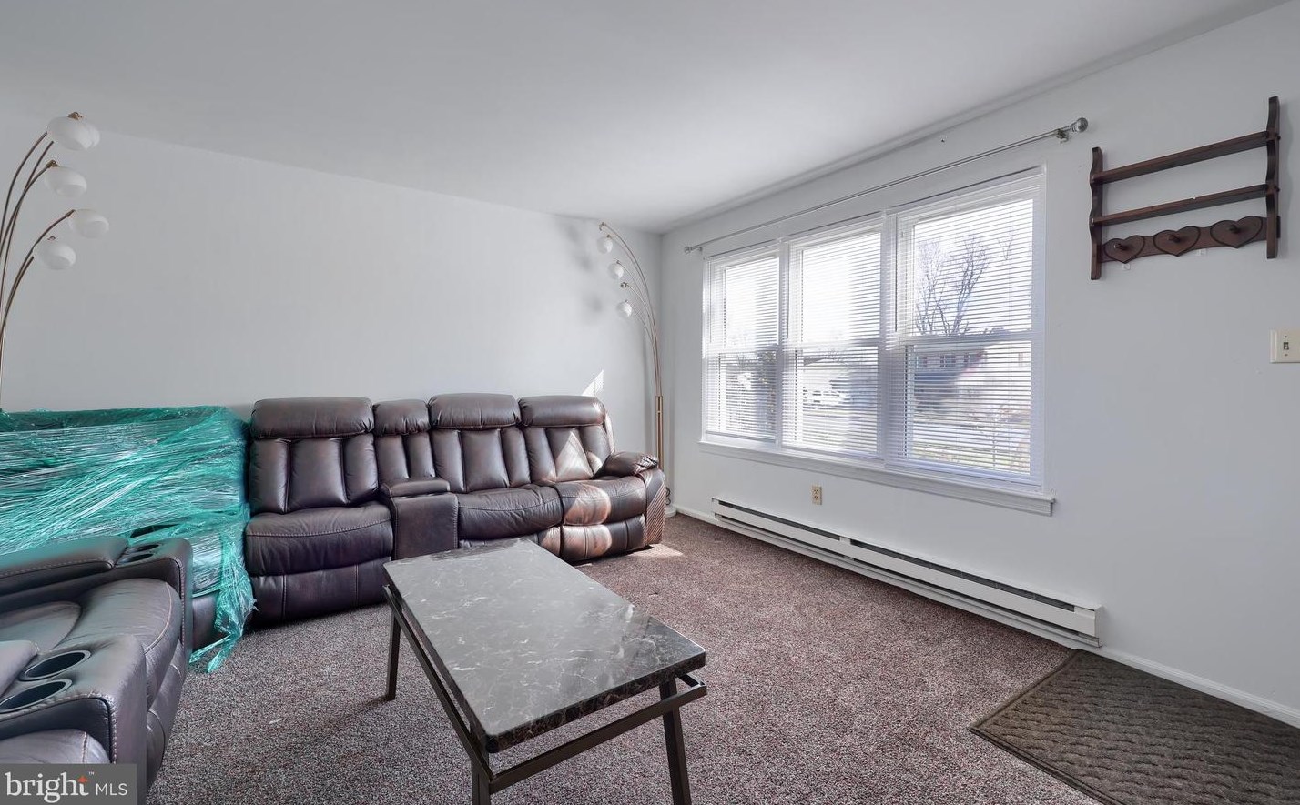 104 Armstrong Ln, Lancaster PA  17603-5972 exterior