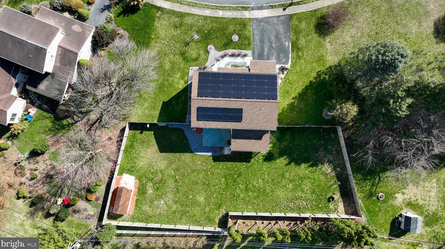 104 Armstrong Ln, Lancaster PA  17603-5972 exterior