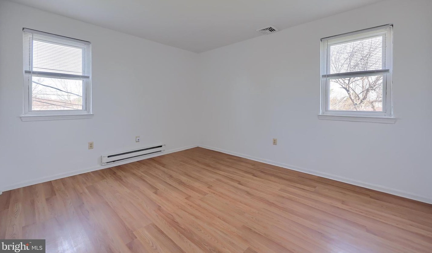 104 Armstrong Ln, Lancaster PA  17603-5972 exterior