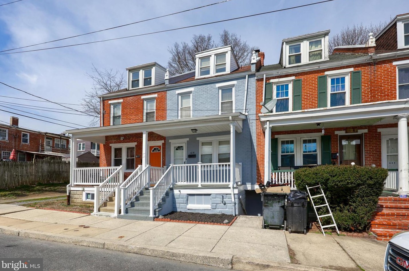 619 New Green St, Lancaster, PA 17602-3735