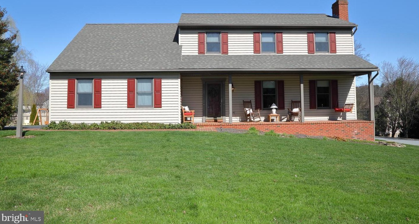 1018 Keystone Dr, Lancaster, PA 17603